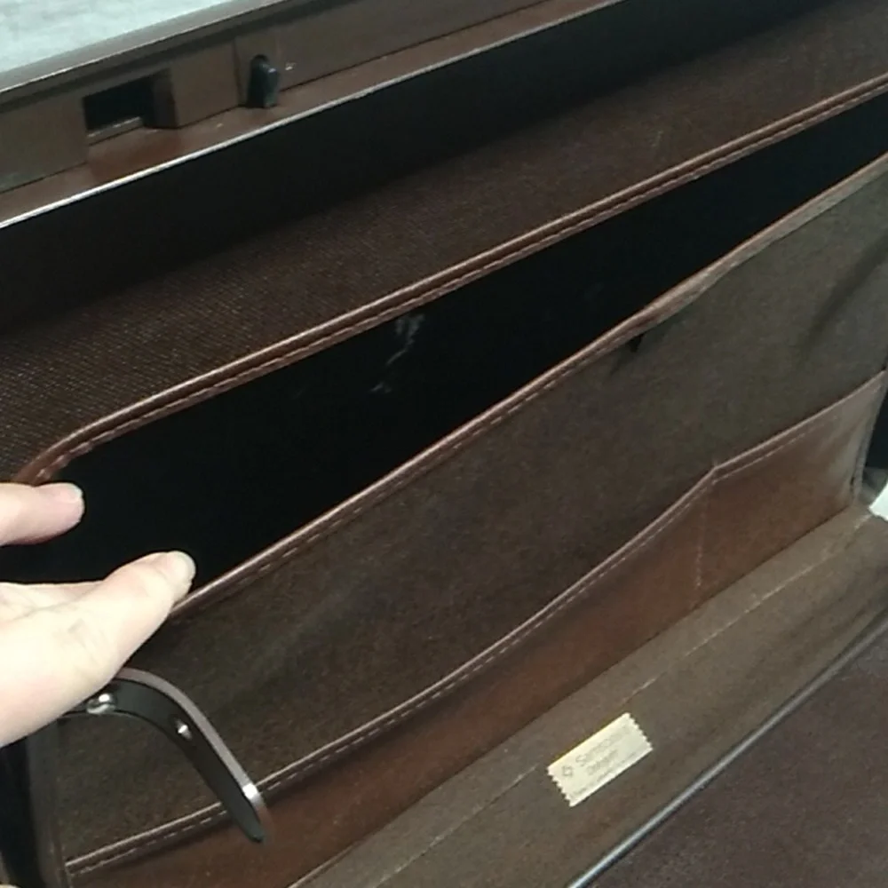 Samsonite Delegate Vintage Suitcase W Key 🔑 See Pockets For Storage